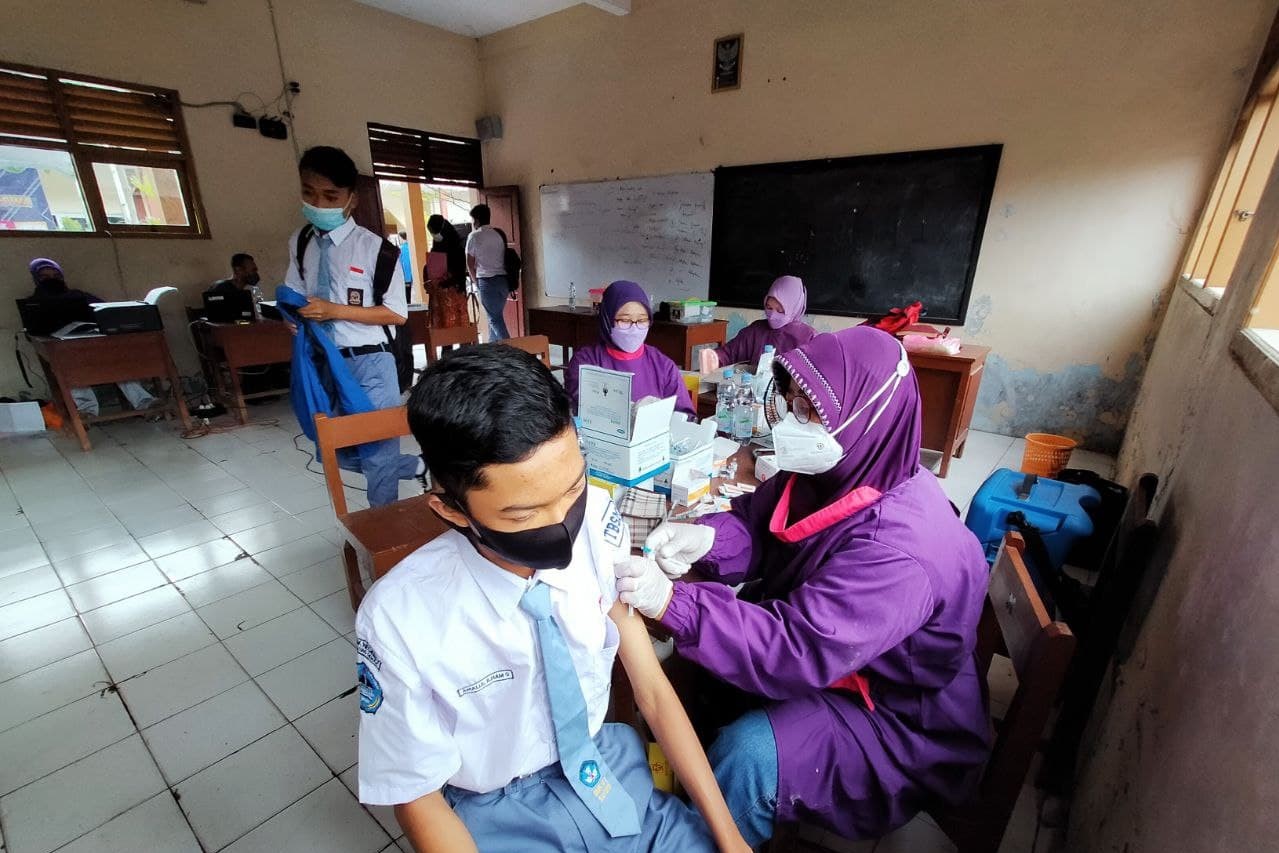Vaksinasi covid-19 SMKN 1 Sayung